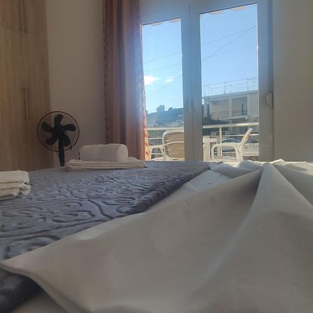 סרנדה Ionia Apartments מראה חיצוני תמונה