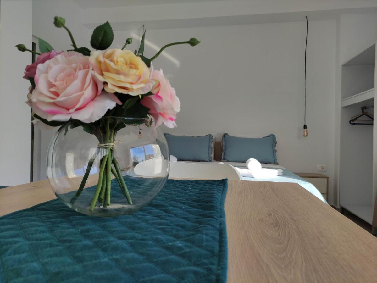 סרנדה Ionia Apartments מראה חיצוני תמונה